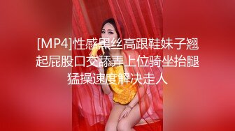 暑假强档爱豆传媒IDG5469留宿同学家抵挡不住诱惑爆操他的寂寞小妈・梦柔