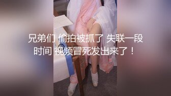 v眼镜熟女阿姨跪地吃大肉棒 急着插入表情淫荡骚叫不停