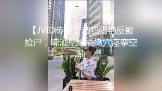 操短发干练美少妇