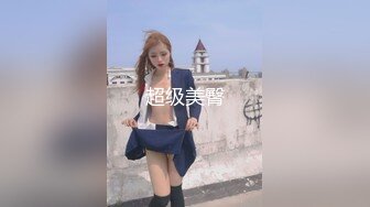 韩国厕拍大神潜入商场女厕偷拍  美女尿尿戴名表的高跟红衣时尚美女